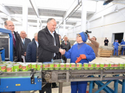 Президент пообещал сотрудникам консервного завода в Купчинь открытие рынков сбыта для их продукции 