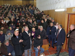 В Окнице Игоря Додона встретили аплодисментами и стоя 