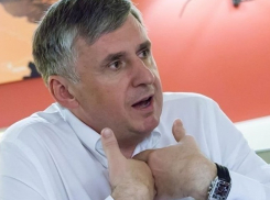 Личным оскорблением назвал Стурза отказ Воронина почтить память короля Михая