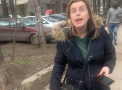 Соцсети: «яжемать» набросилась на людей с криками и оскорблениями