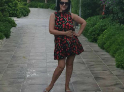 Экстремально похудевшая певица из Молдовы показала на пляже стройные ноги 