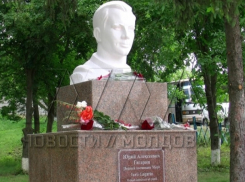 Памятники Гагарину в нашей глубинке и эмблема для «Букета Молдавии» авторства Леонова