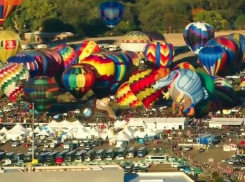 Восхитительное шоу парящих в небе воздушных шаров показали на видео в Нью-Мексико 