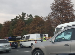 Нарушивший правила пешеход погиб под колесами микроавтобуса в Ставченах 