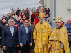 Стояногло с семьей принял участие в освящении церкви в селе Припичены-Резешь