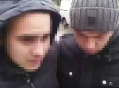 Дерзкие бандиты, связавшие женщину и угрожавшие ей пистолетом, попали на видео