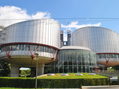 Большой штраф выплатит Молдова мужчине, на которого наплевала полиция