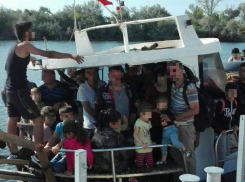 В румынских территориальных водах задержано судно с иракскими мигрантами  