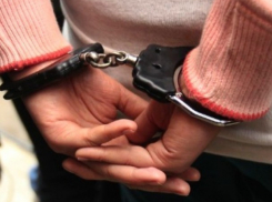 Разъяренная женщина убила мужа ударом ножа в сердце в гостях у тети во Флорештах