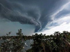 Жуткие последствия накрывшего США урагана «Харви» показали на видео