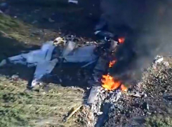 Военный самолет потерпел крушение, погибли 16 человек: опубликованы видео с места трагедии