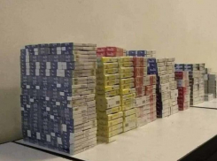 Водитель молдавского автобуса в Италию попытался провезти 800 пачек сигарет, но его «накрыли» пограничники