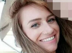 Сексуальная учительница в трусиках с алкоголем соблазнила подростка и попала на видео 