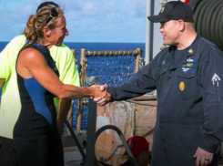 Чудом выживших девушек с собаками спасли после пятимесячного дрейфа в океане 