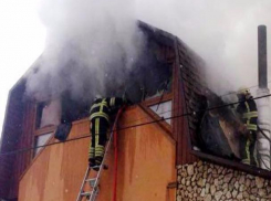 От полного уничтожения в огне спасли роскошную виллу столичного врача в Криулянах 