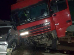Преследуемая полицией пара разбилась в столкновении с грузовиком в Вулканештах 