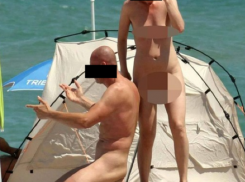 Нудисты с любовницами и мужьями оккупировали солнечное побережье Румынии