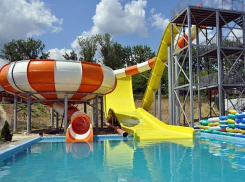 Хамство девушки и наглость охранника аквапарка возмутили жительницу Кишинева 