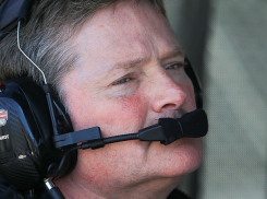 Гонщик с парализованным телом разработал автомобиль, на котором снова будет участвовать в ралли 