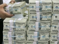 Под шумок правительство опустошило валютные резервы страны на 500 млн долларов