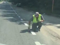 Снятое на видео необычное нанесение дорожной разметки в Бельцах «к приезду Софии Ротару» высмеяли молдаване
