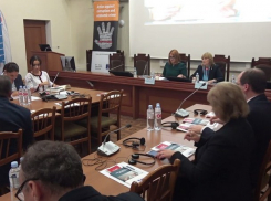 «В рамках борьбы с коррупцией»: Медработникам представили перечень прав и запретов
