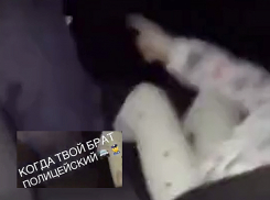 Девушку и ребенка лихо прокатил в служебном авто полицейский в Бельцах