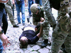 Смертельный прыжок с четвертого этажа совершил преследуемый полицией грабитель банка