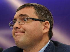Затяжная загранкомандировка Усатого заинтересовала Госканцелярию