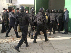 Четверо сотрудников Службы чрезвычайных ситуаций были задержаны в ходе обысков