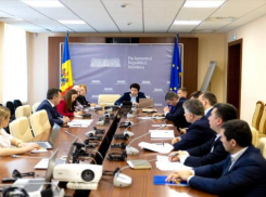 «Где сотни уголовных дел за миллиарды невозвратных кредитов, выданных за 25 лет мошенничества? Мы этого не видим!», — депутат Денис Уланов