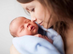 Государство при рождении ребенка будет дарить мамам наборы вещей для младенца