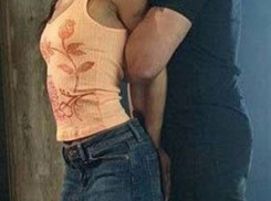 Пятеро мужчин избили и изнасиловали школьницу в Закарпатье 