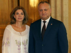 Супруги Додон отмечают сегодня 18-летие бракосочетания 