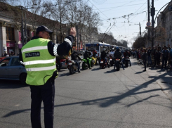 Байкеры Молдовы открыли новый сезон мотопробегом по Кишиневу