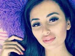 Большие «сиськи в разные стороны» и огромные губы секс-бомбы «Дома-2» из Молдовы шокировали фанатов