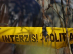 Труп 35-летнего мужчины обнаружил его брат в съемной квартире в Кишиневе 