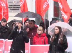 LIVE! Социалисты проводят акцию протеста против роста тарифа на электроэнергию