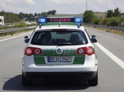 Необычайные приключения молдаван в Польше: 20 человек в 7-местном автобусе шокировали пограничников