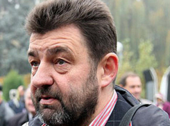 Депутат-коммунист, перебежавший к демократам, получил от отца-пенсионера авто стоимостью более миллиона леев