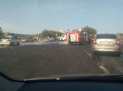 Одну из национальных трасс пришлось отмывать от следов крови и бензина после жуткого ДТП