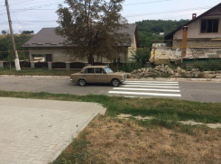 Странная дорожная разметка появилась в селе Бардар 