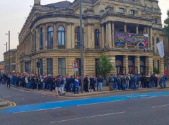 В Лондоне наблюдаются очереди к избирательному участку