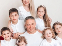 Жена Теодора Кырнаца в восьмой раз стала мамой