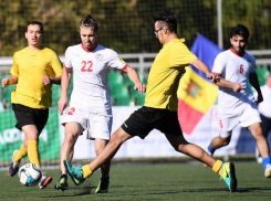 В футбольном турнире среди посольств в Москве наши дипломаты показали, что в Молдове есть спорт