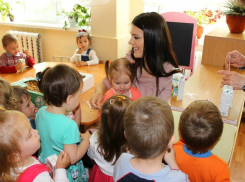 Алине Зоте предложили посидеть с детьми, родители которых вынуждены работать 1 июня