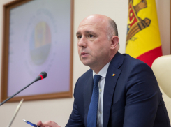Ежегодный отчет о деятельности правительства наконец представит депутатам премьер Филип 