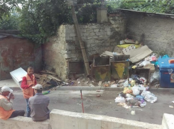 Власти Кишинева заставили жильцов многоэтажки мучиться с ужасом под окном и «дышать бациллами» 