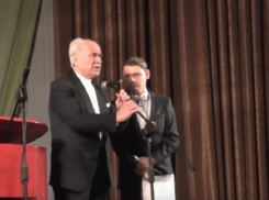 «Мы говорим с глухонемыми»: в Бельцах сорвали творческий вечер Евгения Доги