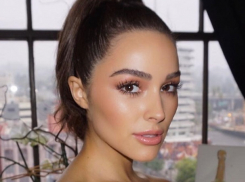 Мисс Вселенная обнажилась и расписала себя лозунгами против секс-насилия